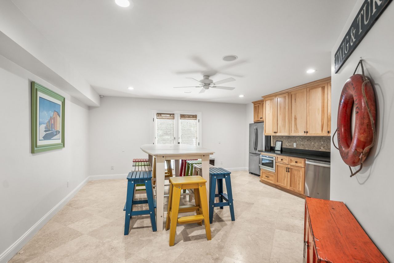 12 Port Tack Photo 103