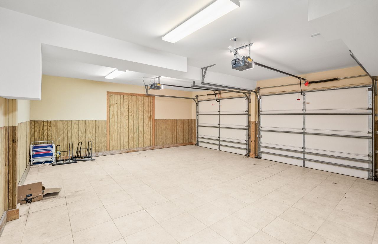 12 Port Tack Photo 106