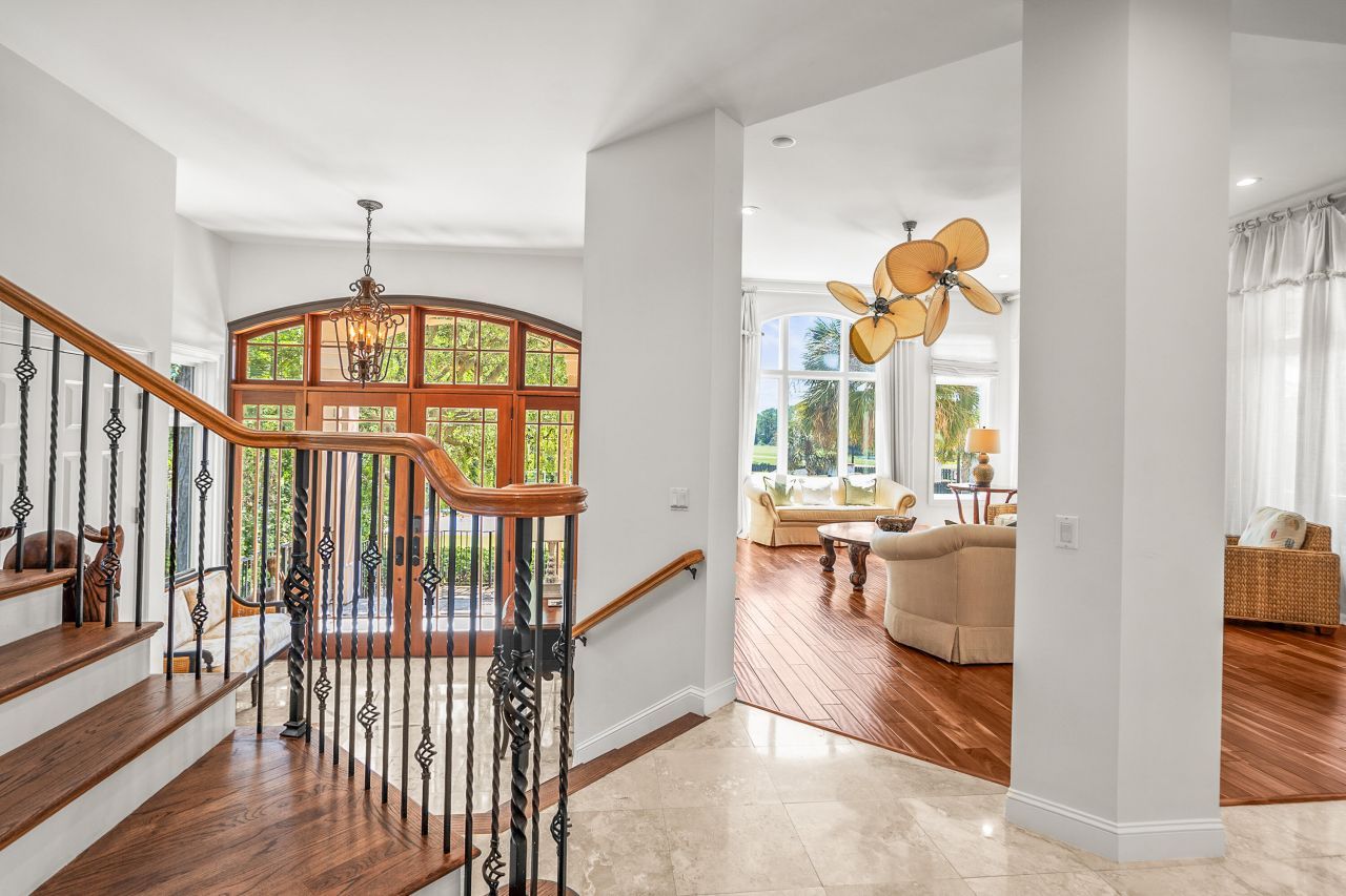 12 Port Tack Photo 20