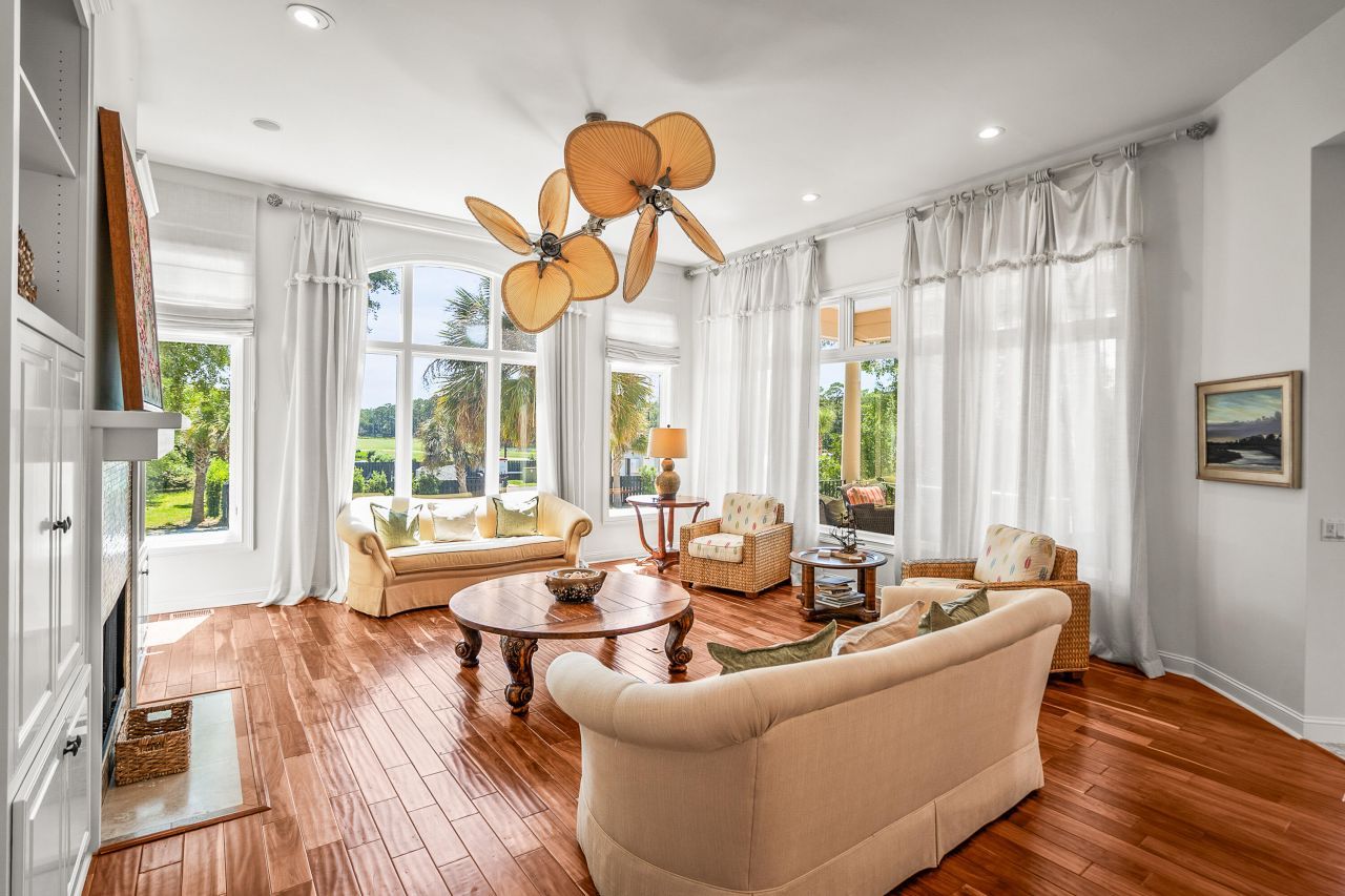 12 Port Tack Photo 21