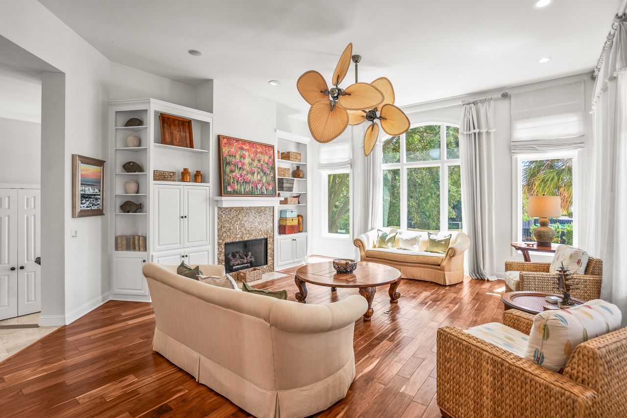 12 Port Tack Photo 22