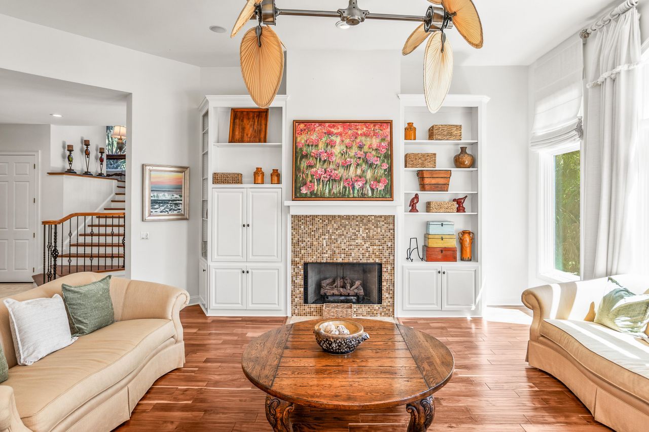 12 Port Tack Photo 23