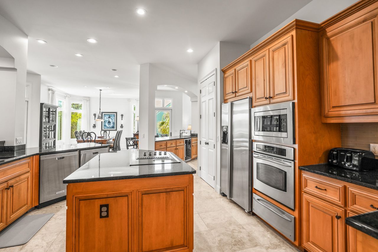 12 Port Tack Photo 35