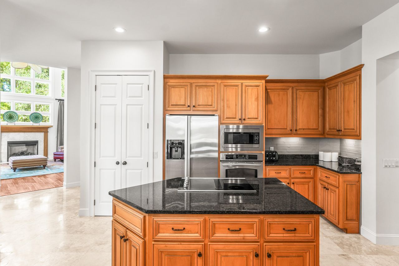 12 Port Tack Photo 38