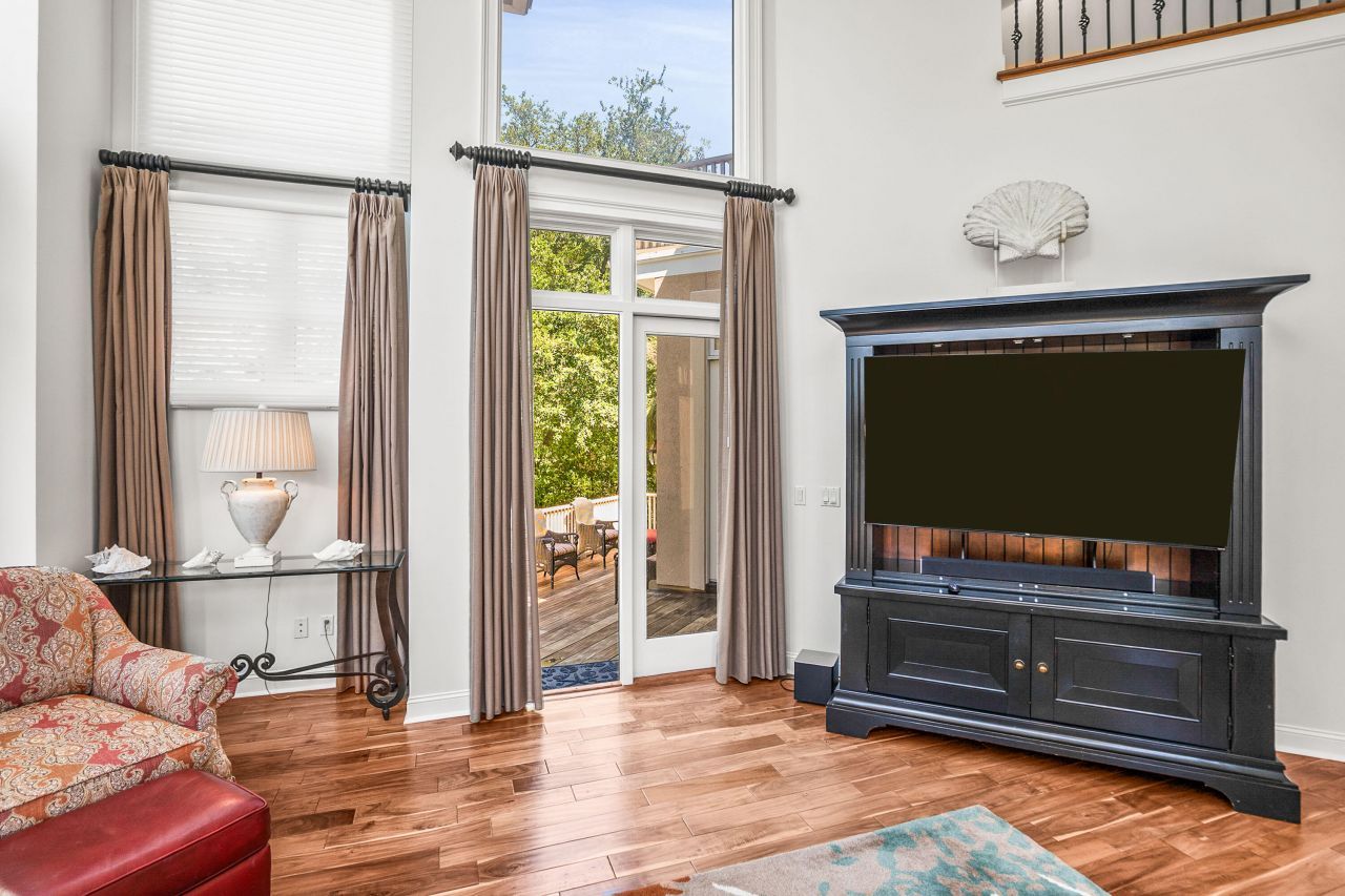 12 Port Tack Photo 47