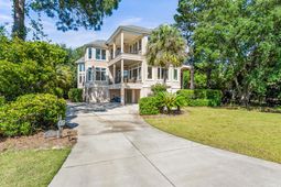 12 Port Tack photo 4