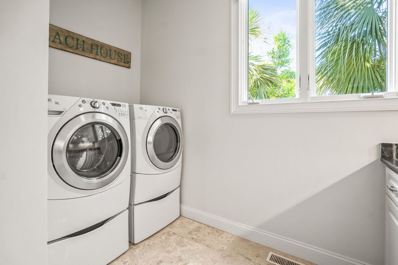 12 Port Tack Photo 52