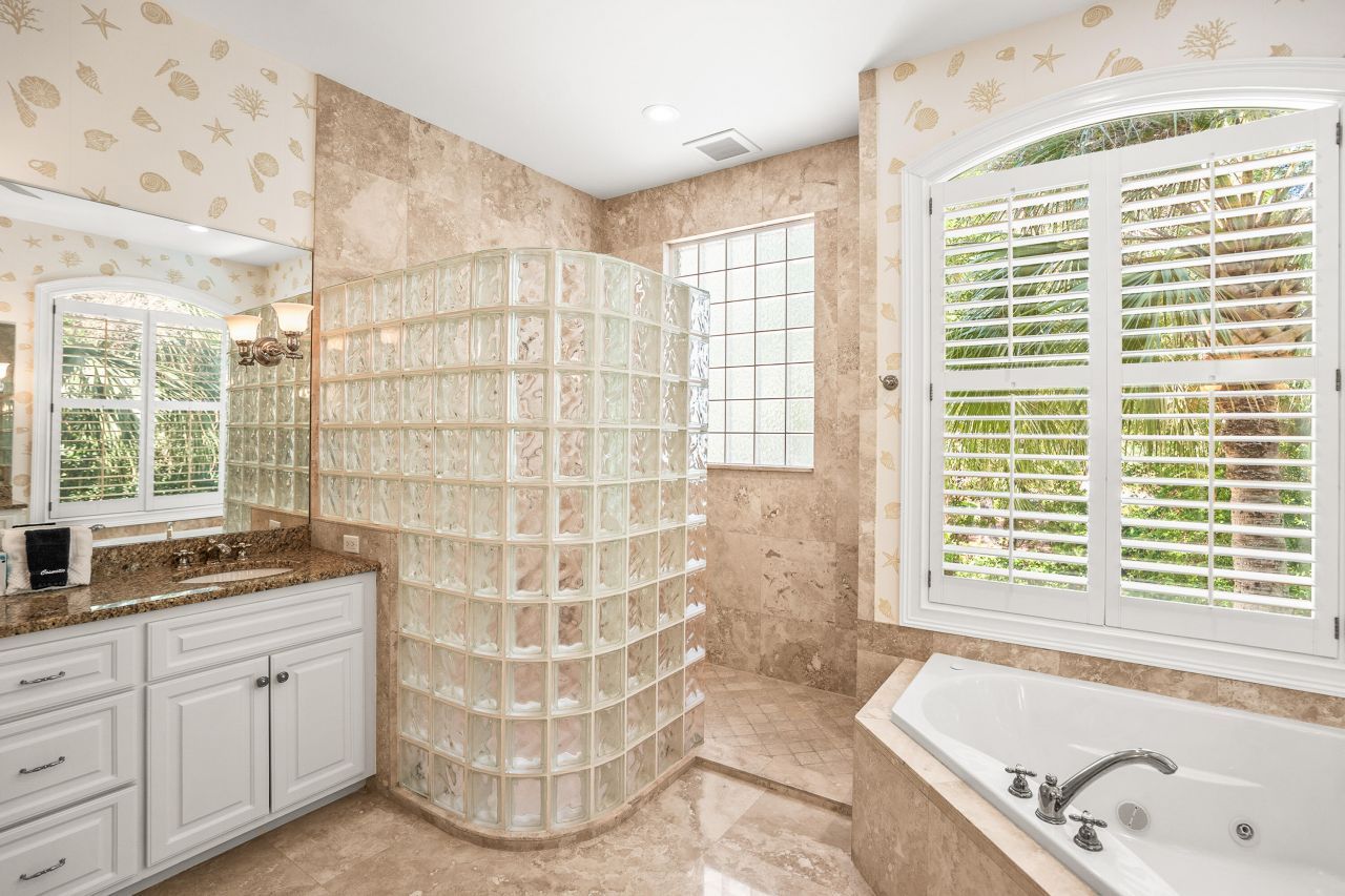 12 Port Tack Photo 61