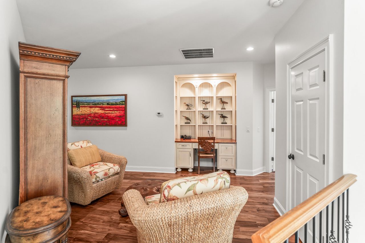 12 Port Tack Photo 67