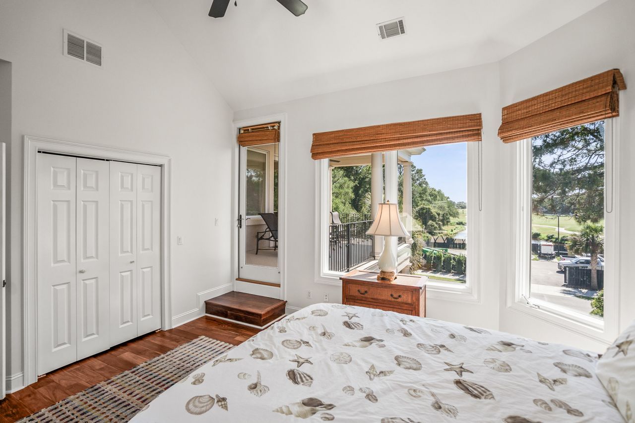 12 Port Tack Photo 69