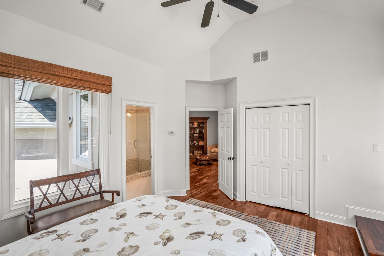 12 Port Tack Photo 70