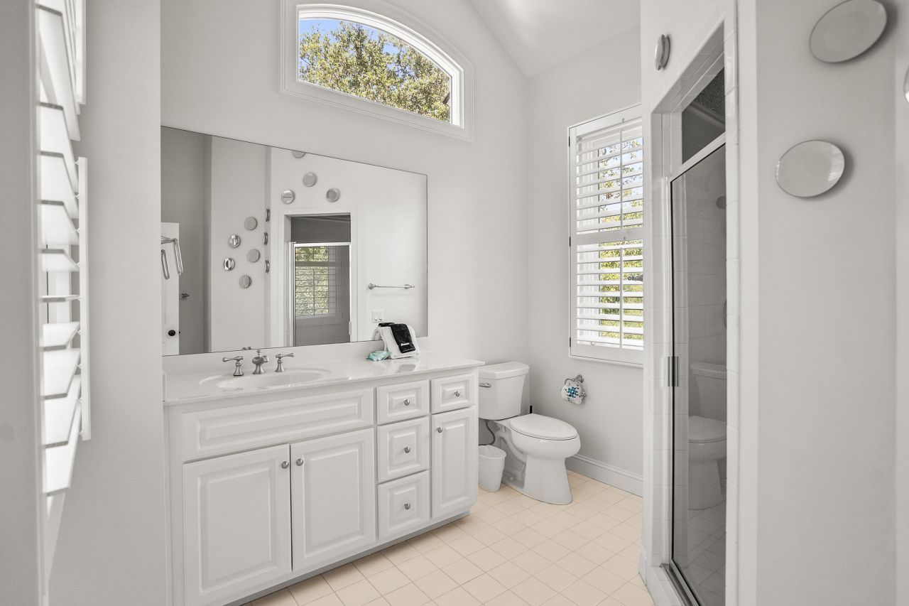 12 Port Tack Photo 76