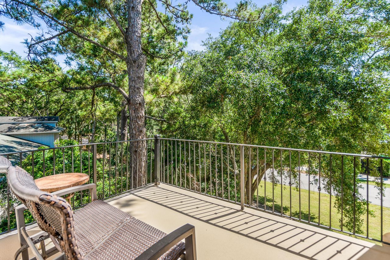 12 Port Tack Photo 86