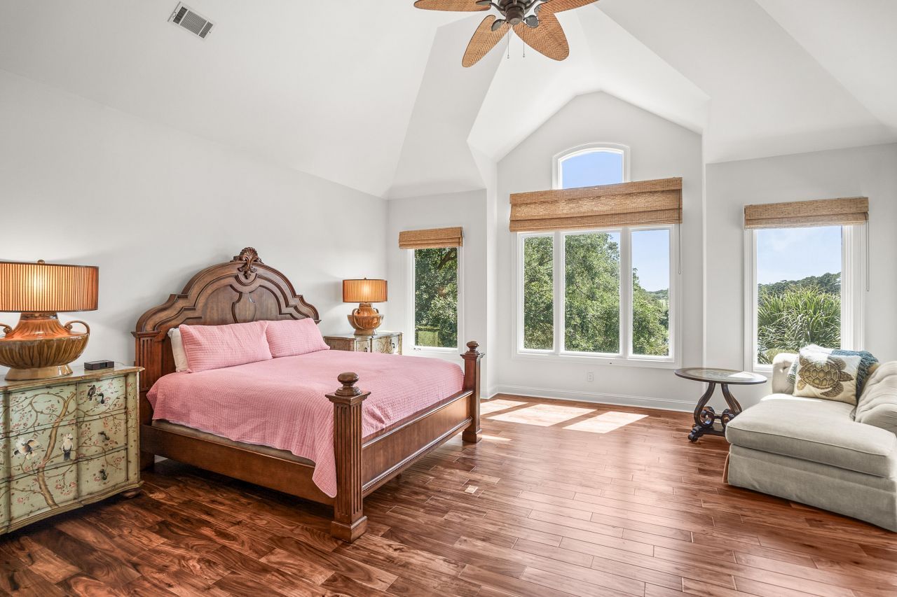 12 Port Tack Photo 89