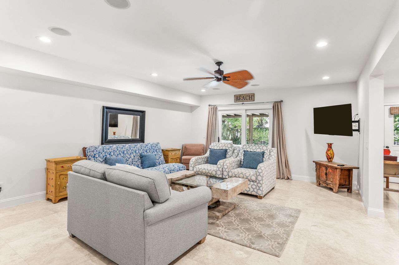 12 Port Tack Photo 96