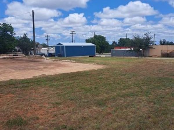 111 W Arkansas Avenue, Sweetwater, TX 79556