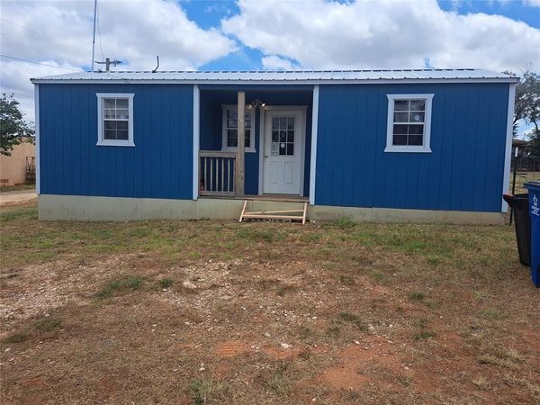 111 W Arkansas Avenue, Sweetwater, TX 79556