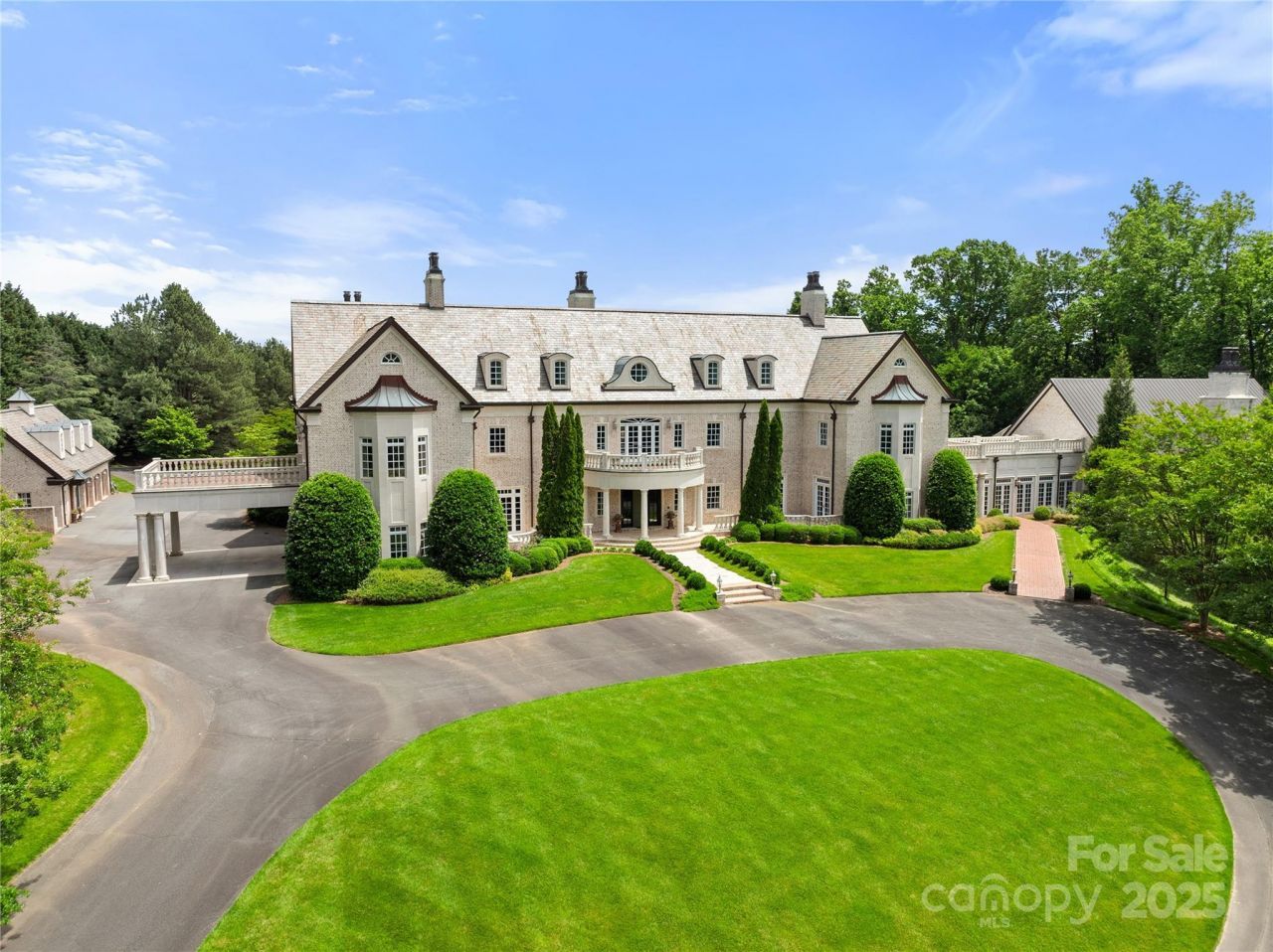 1067 E Kent Road, Winston Salem, NC 27104 Main Photo