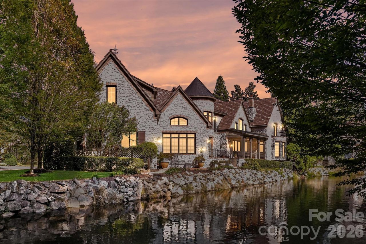 2240 La Maison Drive, Charlotte, NC 28226 Main Photo