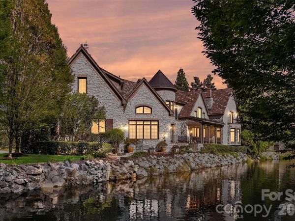 2240 La Maison Drive, Charlotte, NC 28226