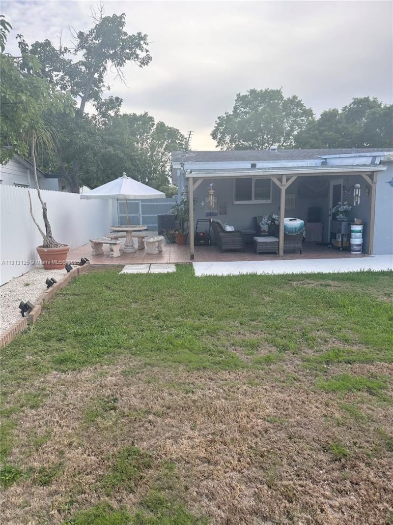 19511 Whispering Pines Rd, Cutler Bay, FL 33157 Photo