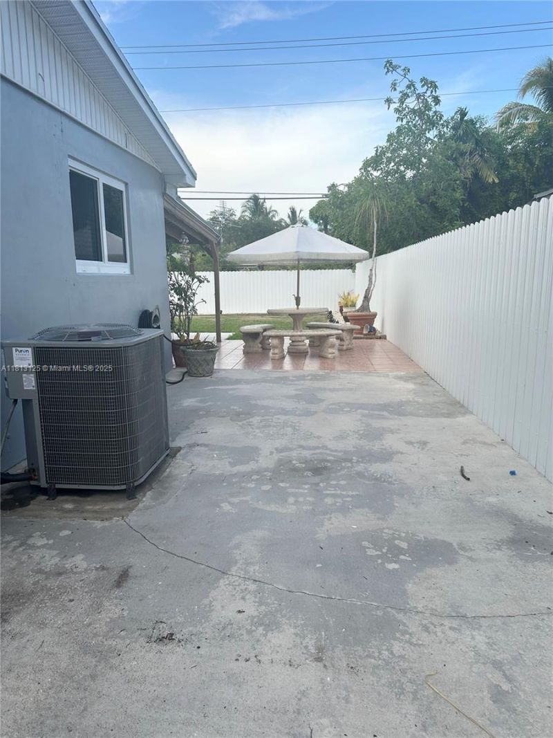 19511 Whispering Pines Rd, Cutler Bay, FL 33157 Photo