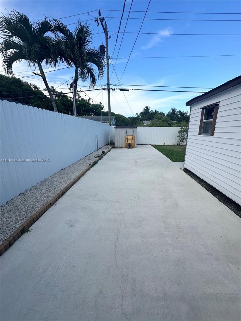 19511 Whispering Pines Rd, Cutler Bay, FL 33157 Photo