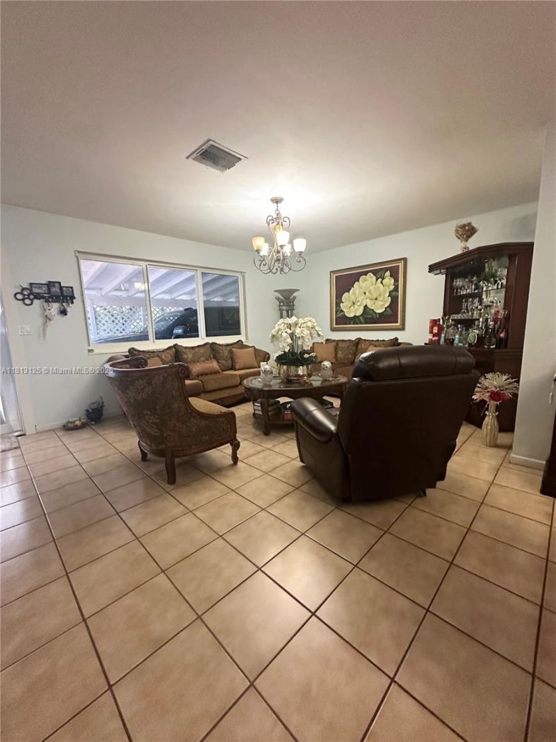 19511 Whispering Pines Rd, Cutler Bay, FL 33157 Photo