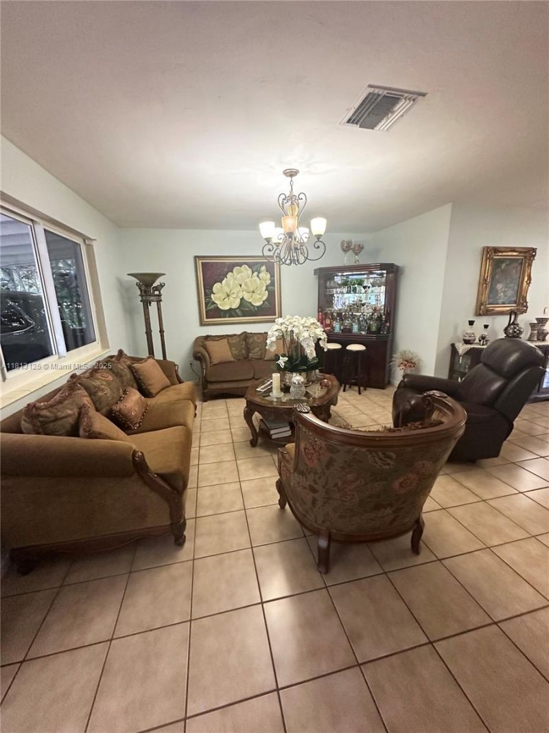 19511 Whispering Pines Rd, Cutler Bay, FL 33157 Photo