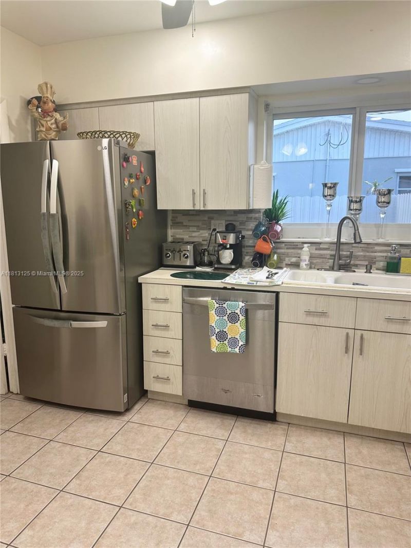 19511 Whispering Pines Rd, Cutler Bay, FL 33157 Photo