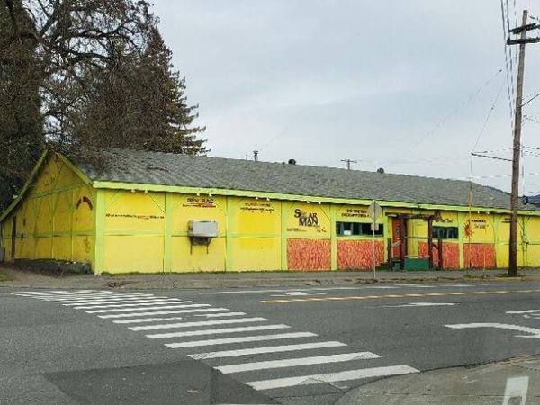 120 SW M Street, Grants Pass, OR 97526