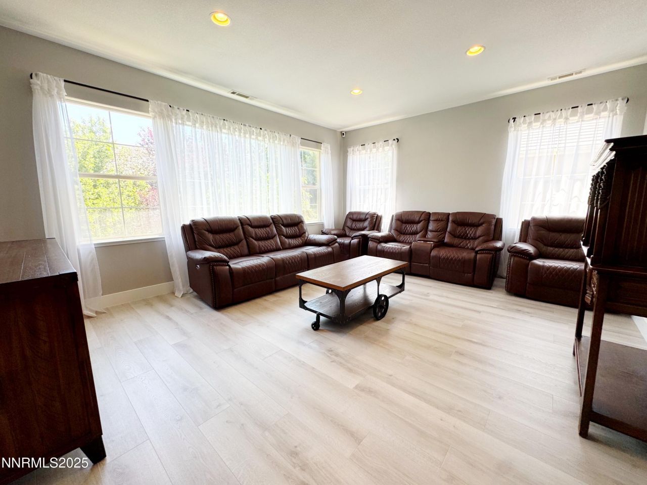 6726 Runnymede Drive, Sparks, NV 89436 Photo