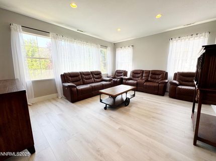 6726 Runnymede Drive, Sparks, NV 89436 Photo