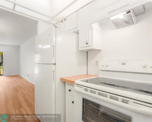 6201 N Falls Cir Drive, Unit 109, Lauderhill, FL 33319 Photo