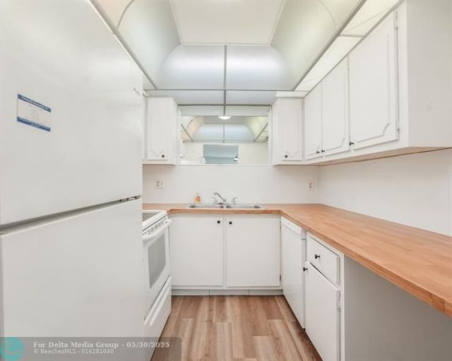 6201 N Falls Cir Drive, Unit 109, Lauderhill, FL 33319 Photo