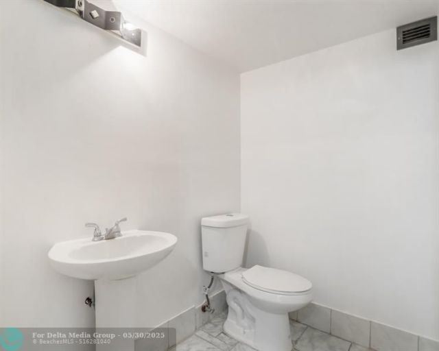 6201 N Falls Cir Drive, Unit 109, Lauderhill, FL 33319 Photo