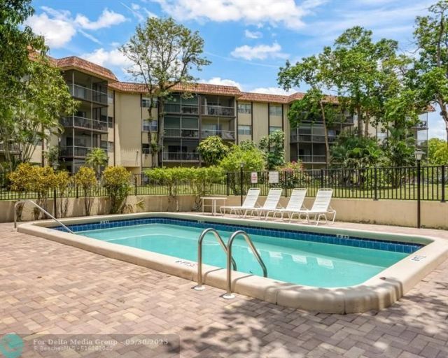 6201 N Falls Cir Drive, Unit 109, Lauderhill, FL 33319 Photo