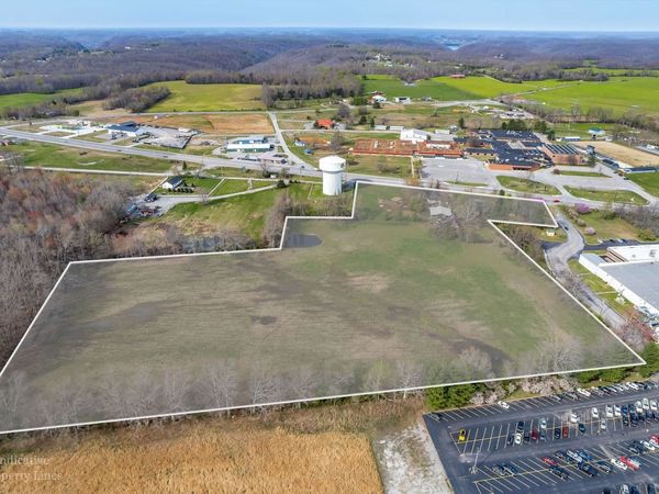 1131 W Broad St, Smithville, TN 37166