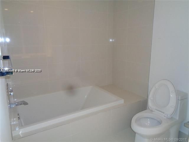 45 SW 9th St, Unit 2709, Miami, FL 33130 Photo