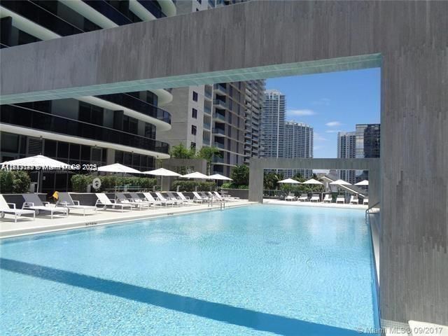 45 SW 9th St, Unit 2709, Miami, FL 33130 Photo