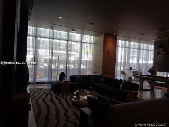 45 SW 9th St, Unit 2709, Miami, FL 33130 Photo