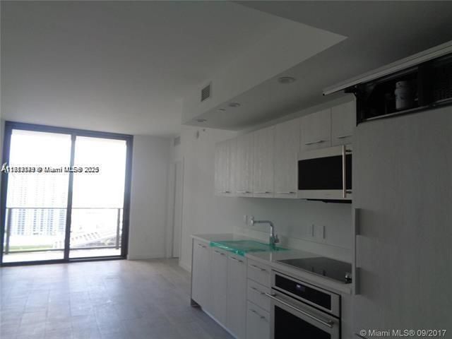45 SW 9th St, Unit 2709, Miami, FL 33130 Photo