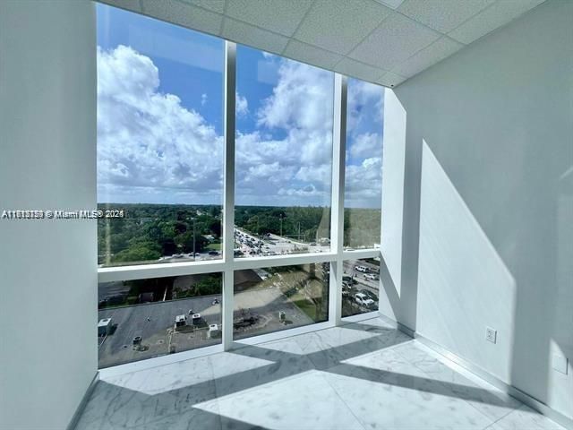 20200 W Dixie Hwy 709 Hwy, Miami, FL 33180 Photo