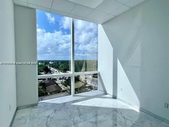 20200 W Dixie Hwy 709 Hwy, Miami, FL 33180 Photo