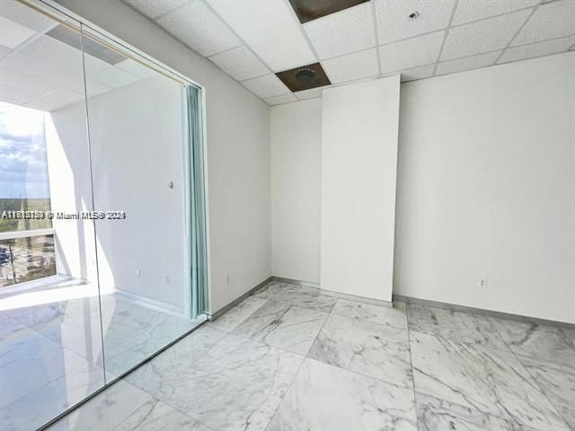 20200 W Dixie Hwy 709 Hwy, Miami, FL 33180 Photo