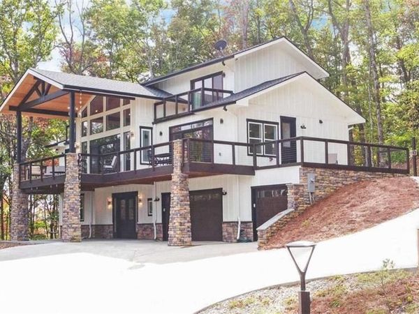 333 Favor Lane, Rabun Gap, GA 30568