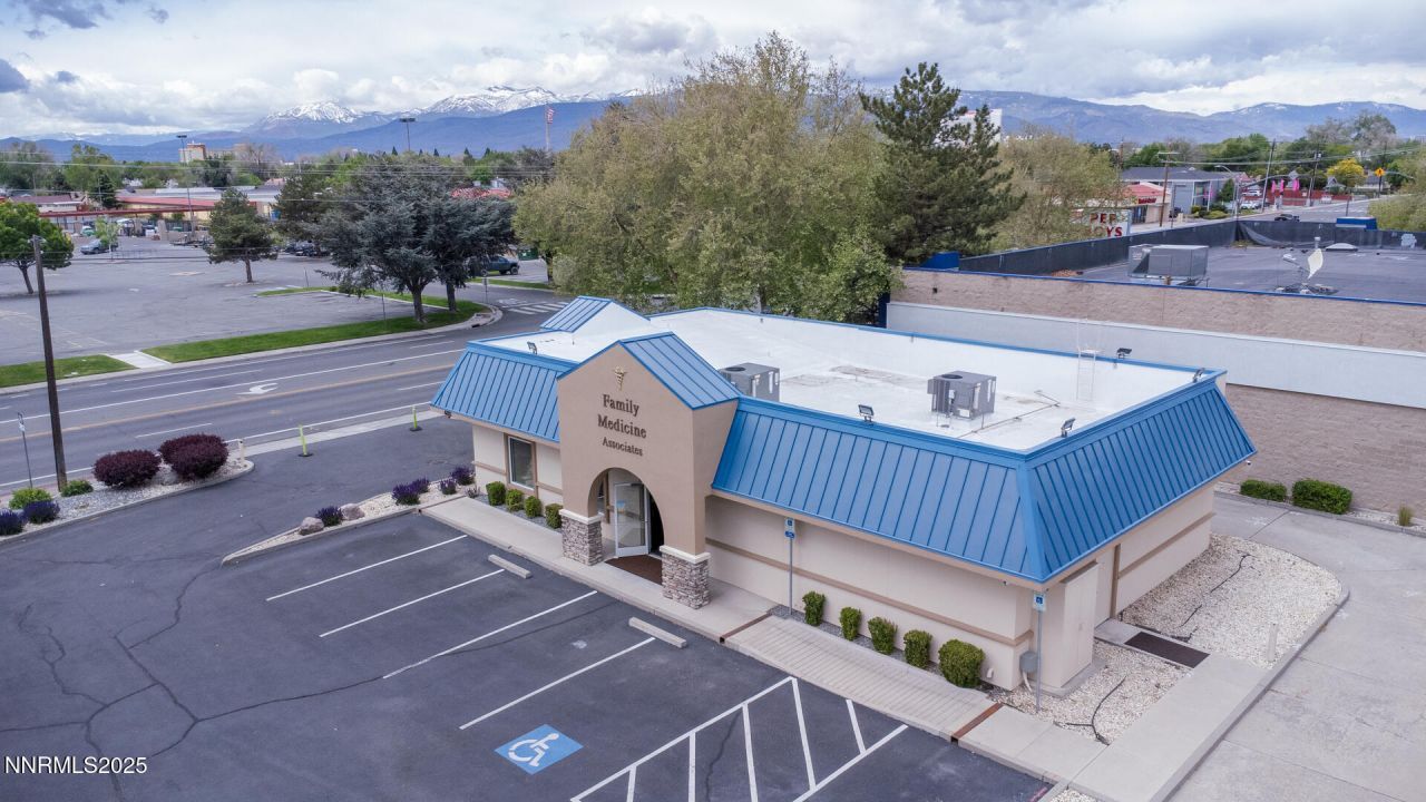 480 E Prater Way, Sparks, NV 89431 Photo