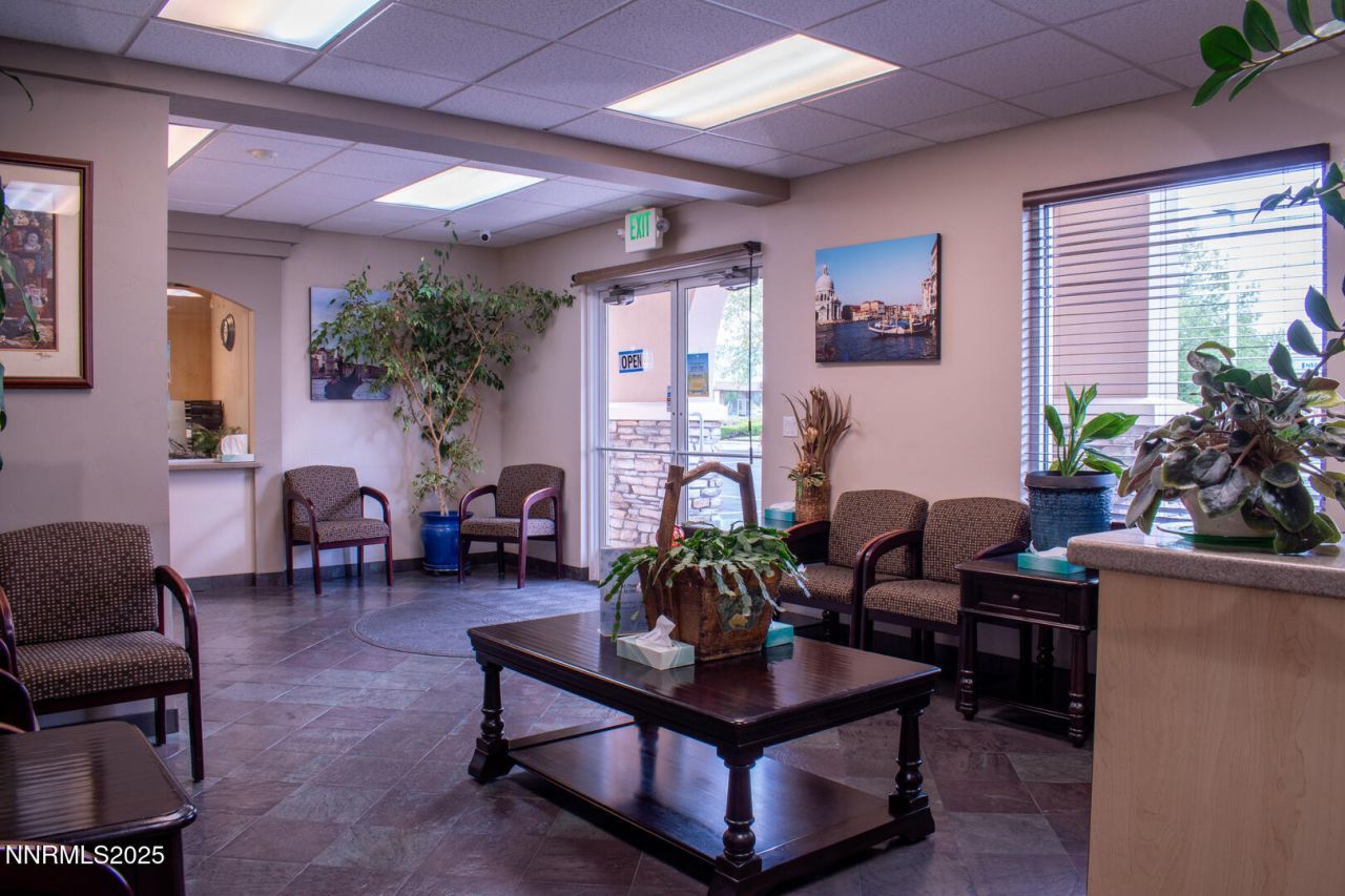 480 E Prater Way, Sparks, NV 89431 Photo