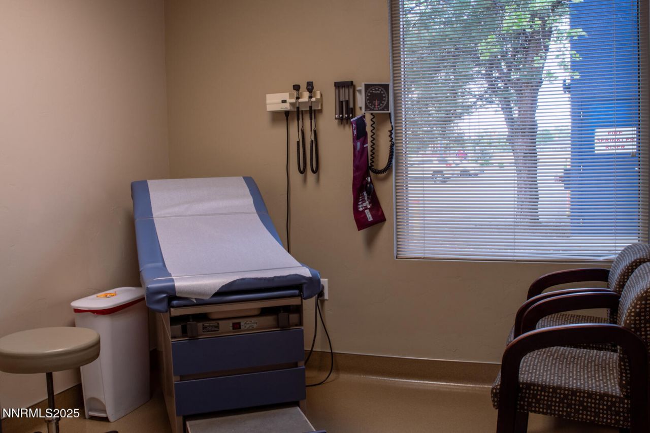 480 E Prater Way, Sparks, NV 89431 Photo