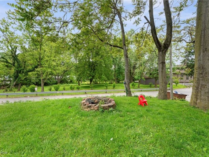 11 Canal Street E, Navarre, OH 44662 Photo 7